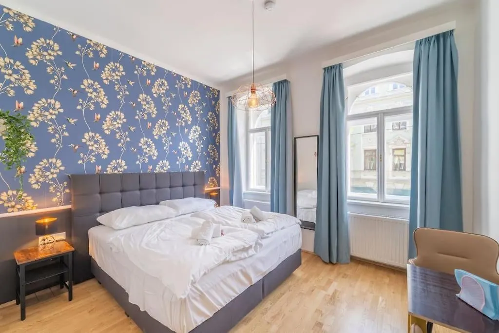 Josef\'S Home I Kolibri Studio I Near Uno & Vic location